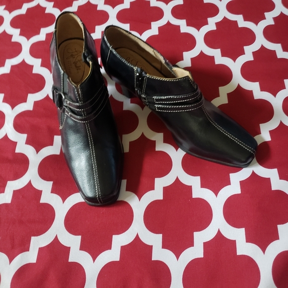 Booties - Picture 3 of 8